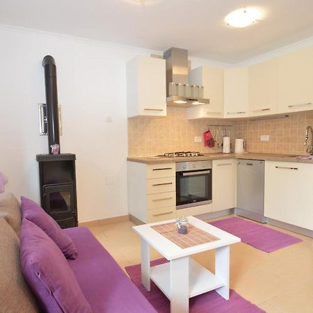 Apartment Hrasta Vrana  Exteriör bild