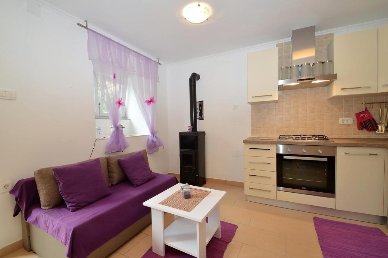 Apartment Hrasta Vrana  Exteriör bild