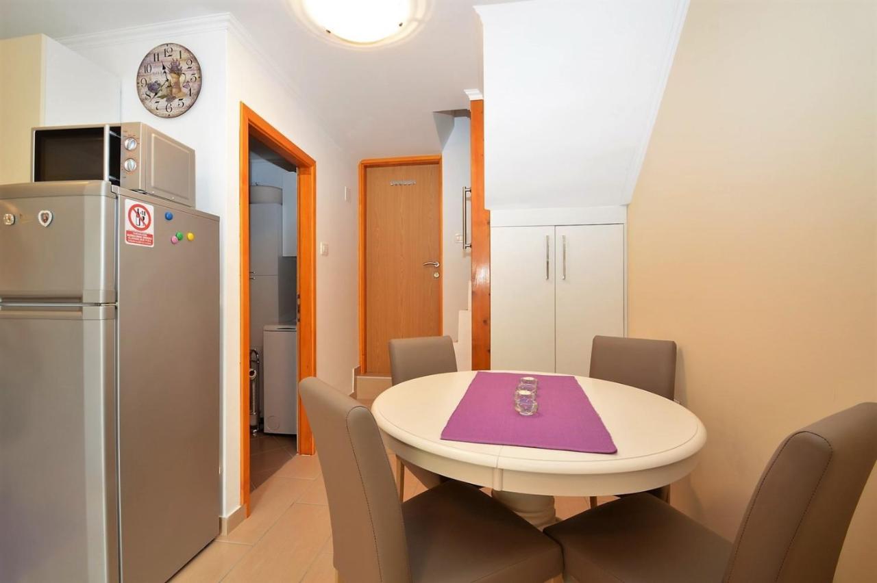 Apartment Hrasta Vrana  Exteriör bild