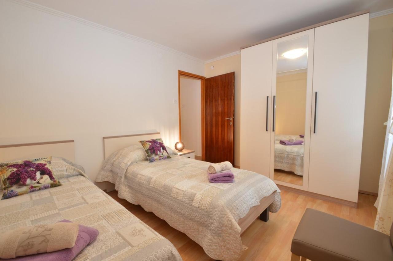 Apartment Hrasta Vrana  Exteriör bild