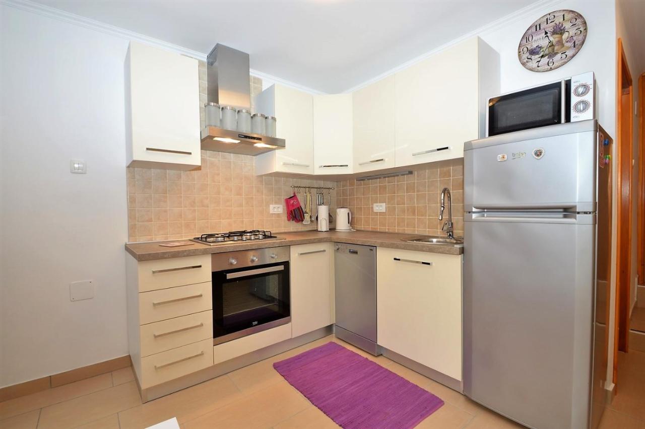 Apartment Hrasta Vrana  Exteriör bild